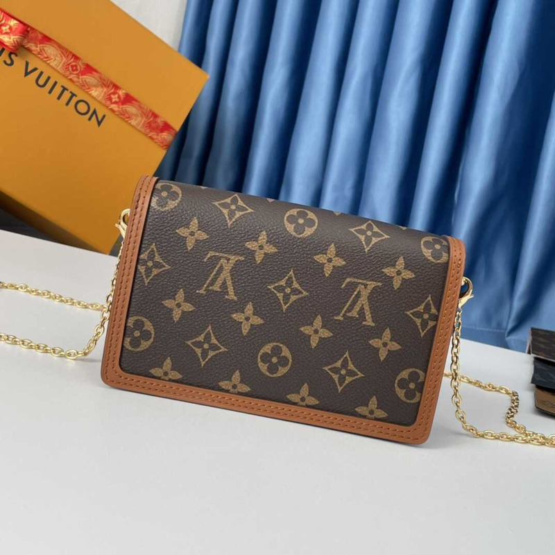 l**is V*t*n dauphine chain wallet reverse monogram bag