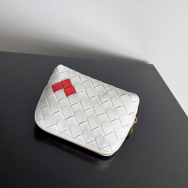 Bo*te*ga ve*ne*ta intrecciato beauty pouch white
