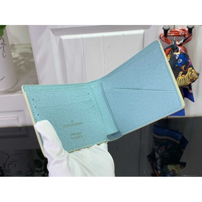 l**is V*t*n multiple wallet in muti color