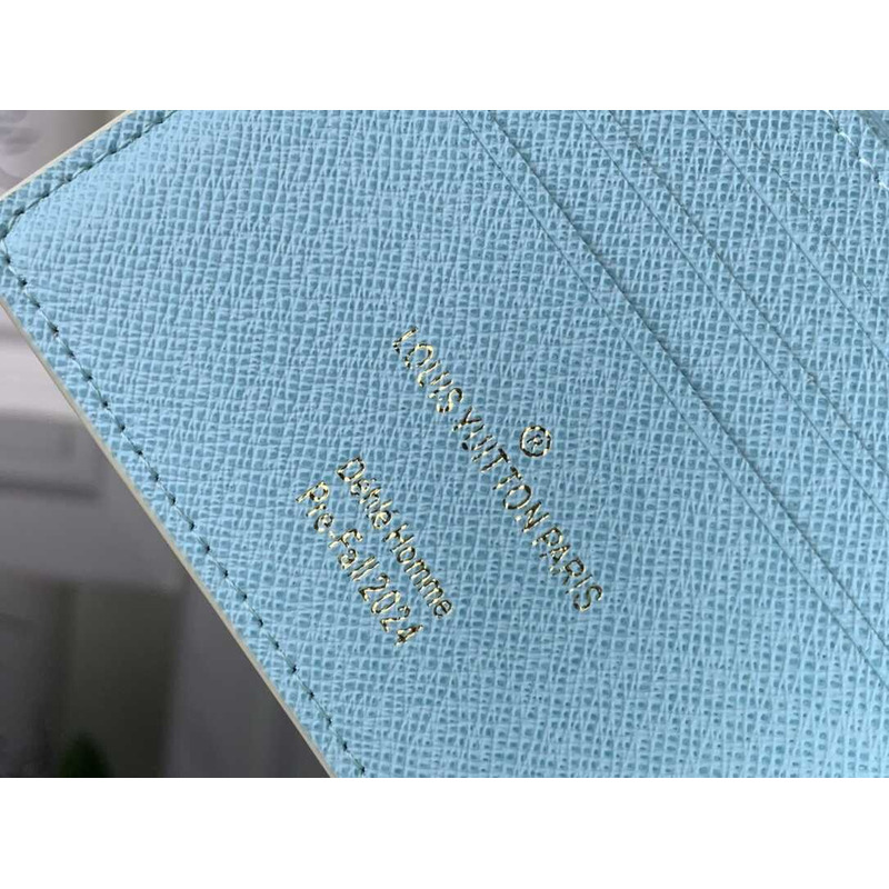 l**is V*t*n multiple wallet in muti color