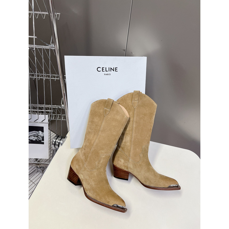 Ce**e suede boot in brown