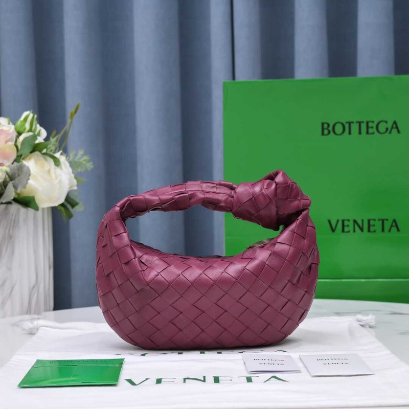 Bo*te*ga ve*ne*ta mini jodie intrecciato top handle burgundy