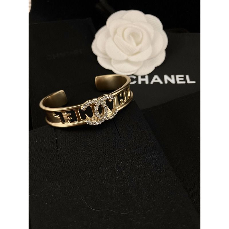 Ch*el bracelet