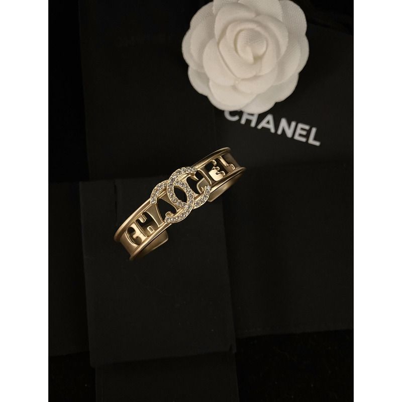 Ch*el bracelet