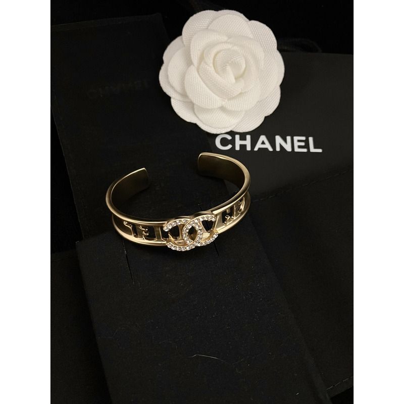 Ch*el bracelet