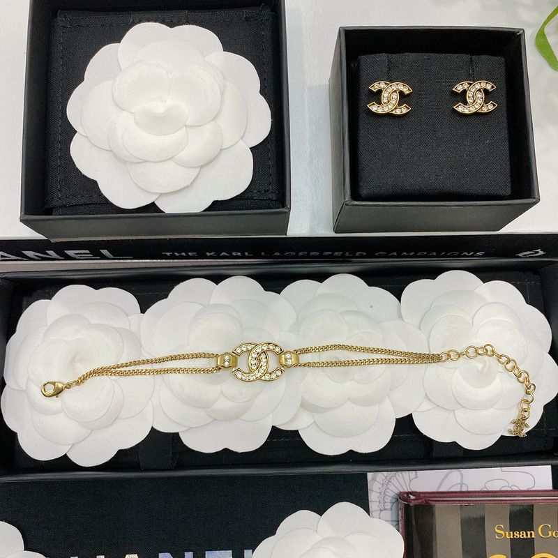 Ch*el bracelet
