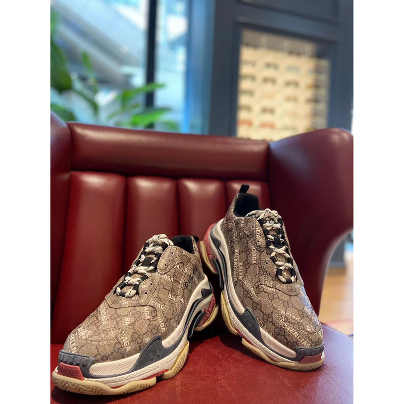 G*u*i sneaker