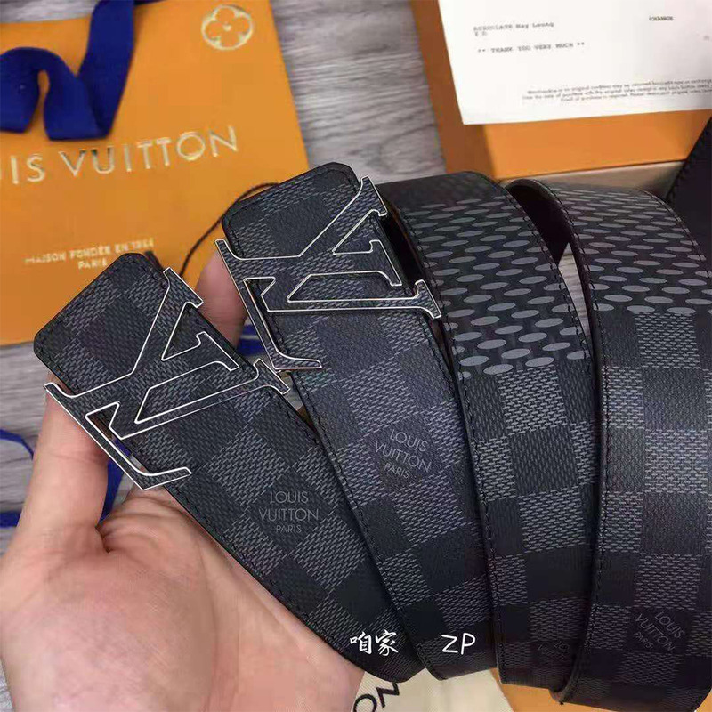 l**is V*t*n initiales 40mm reversible belt