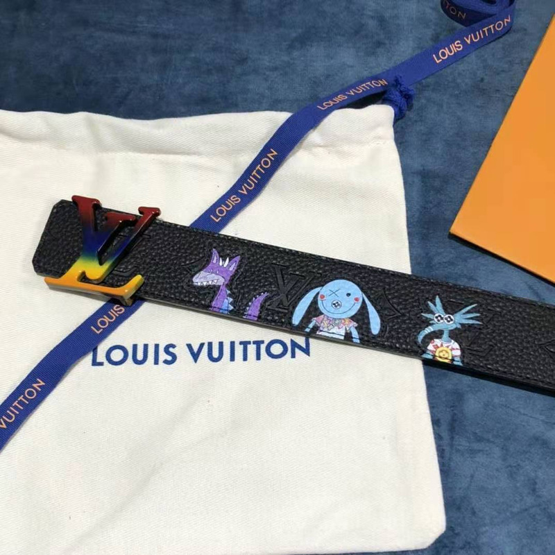 l**is V*t*n carton black belt 40mm