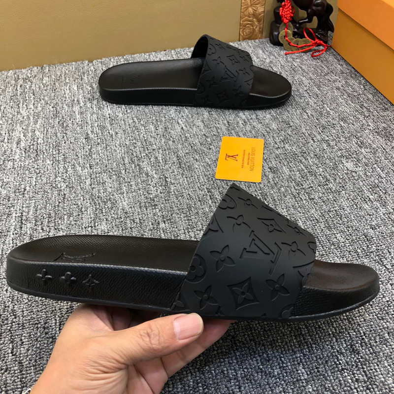 l**is V*t*n monogram slippers