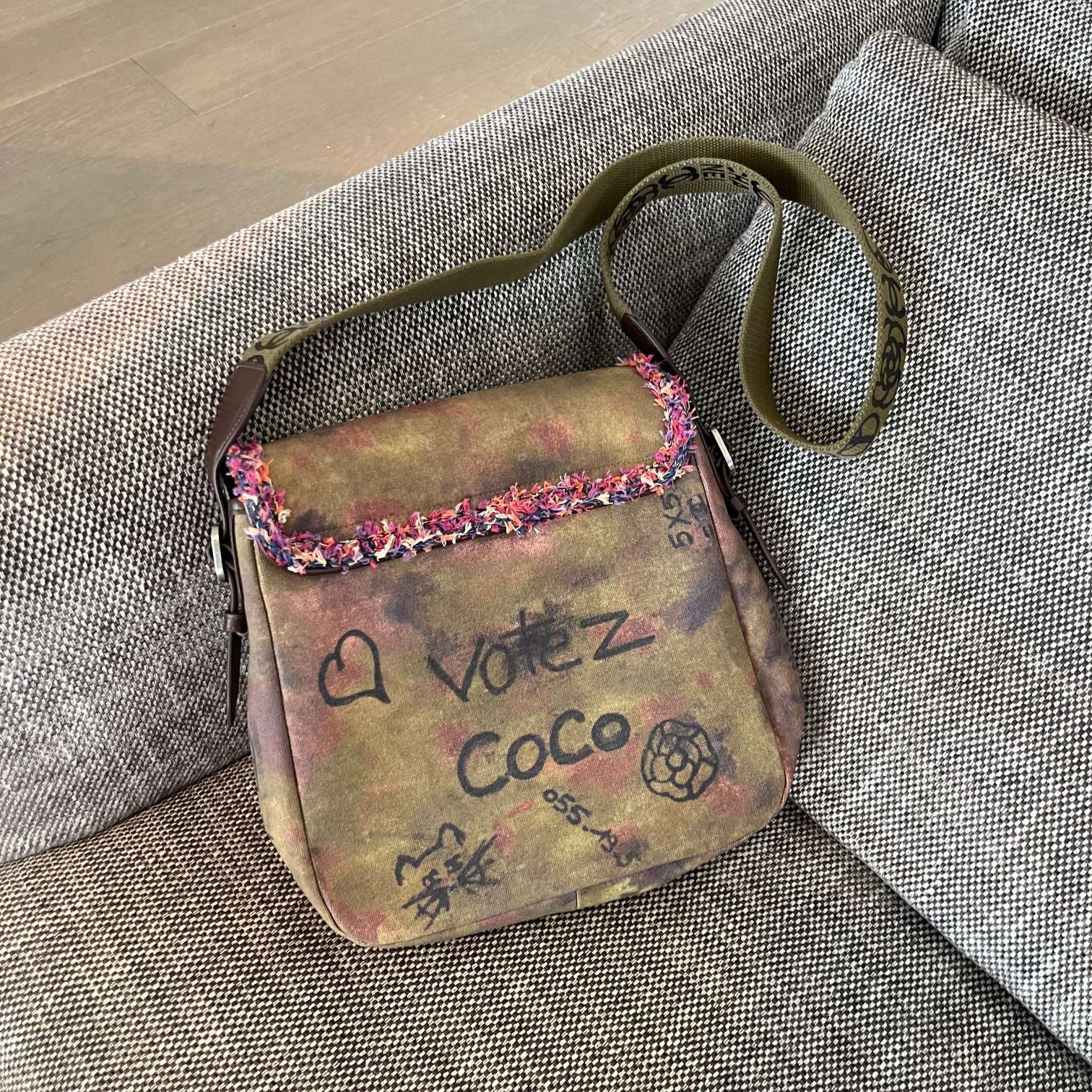 Ch**el on the pavements graffiti messenger bag 30x30cm