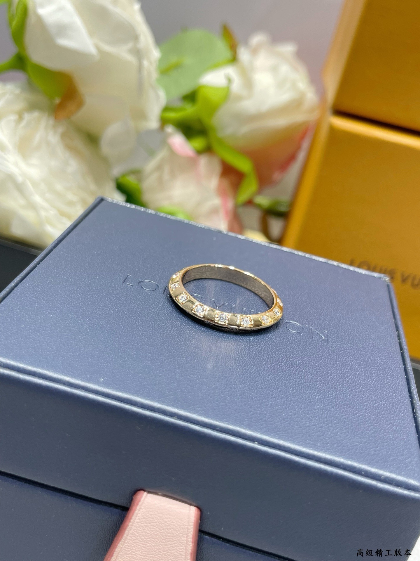 l0vis Vvtt0n ring
