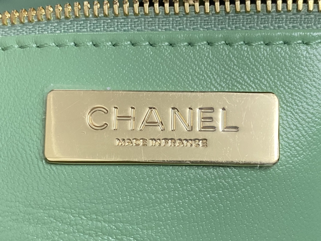 Ch**el MINI SHOPPING BAG Shiny Lambskin & Gold-Tone Metal Light green 22x23x5.5cm