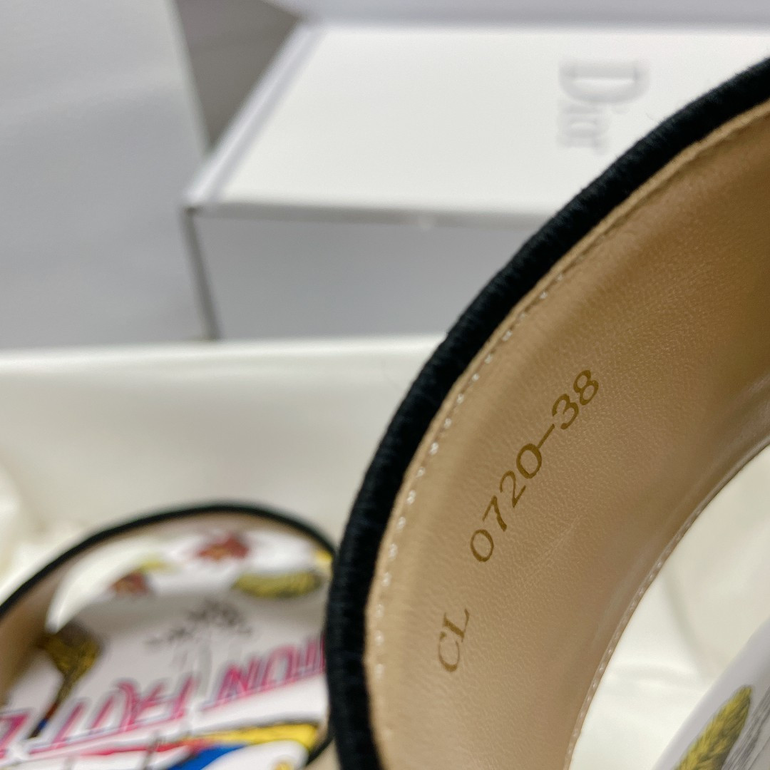 UA D10r Dway Slide