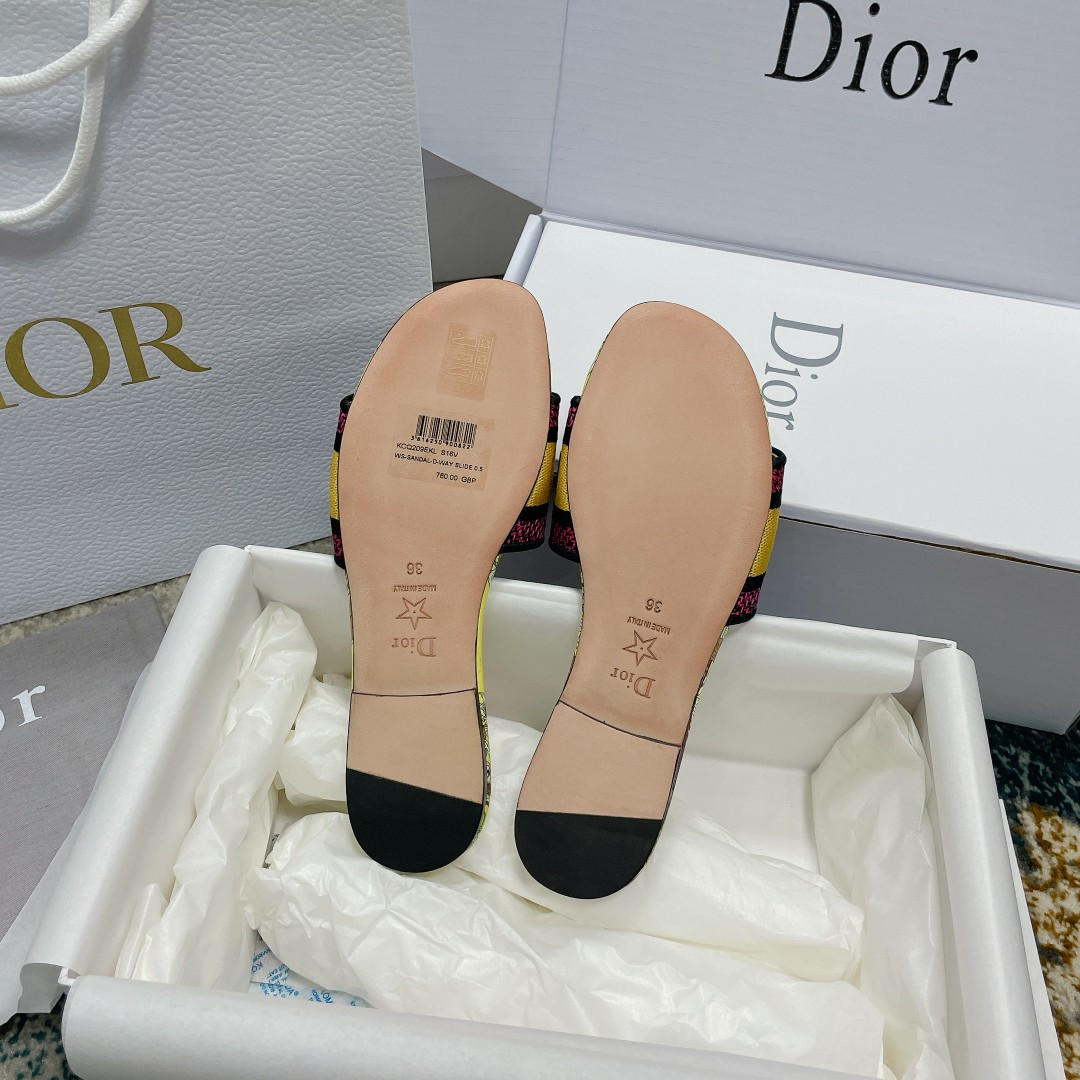 UA D10r Dway Slide
