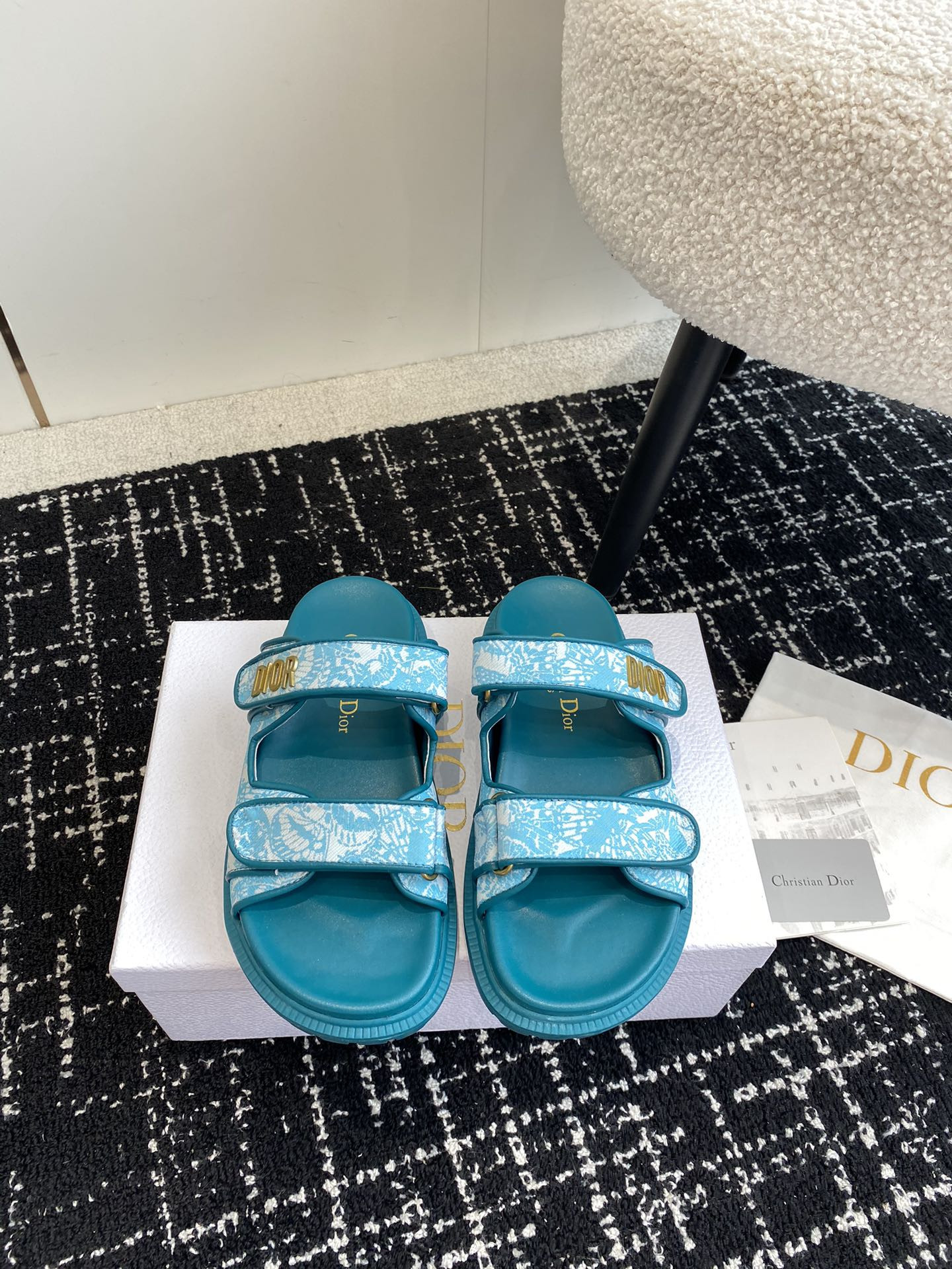 UA D10ract Slide