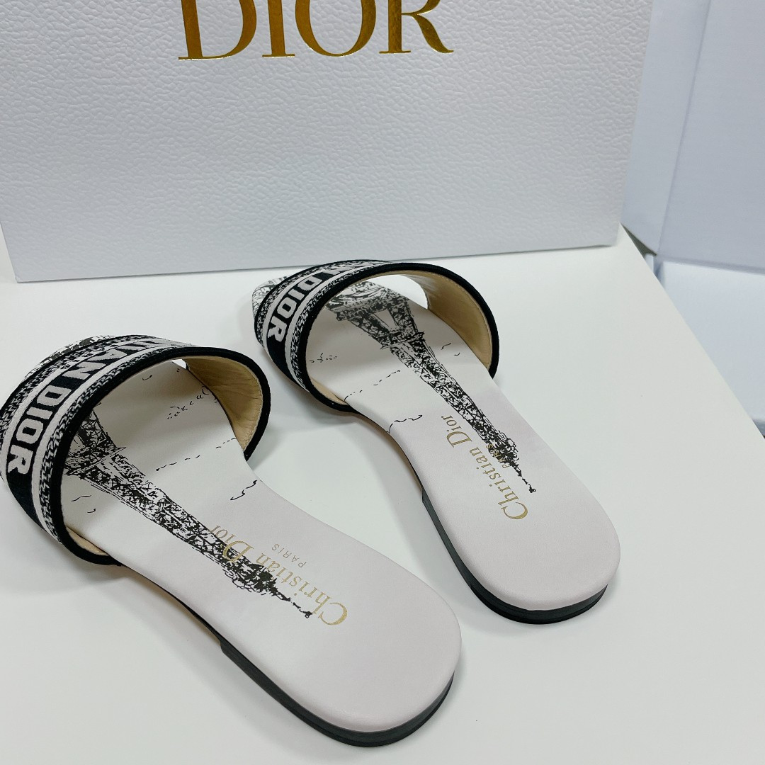 UA D10r Dway Slide