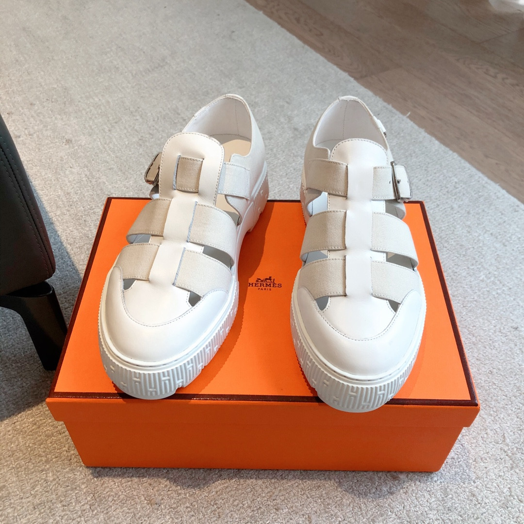 UA H**me5 Item sandal