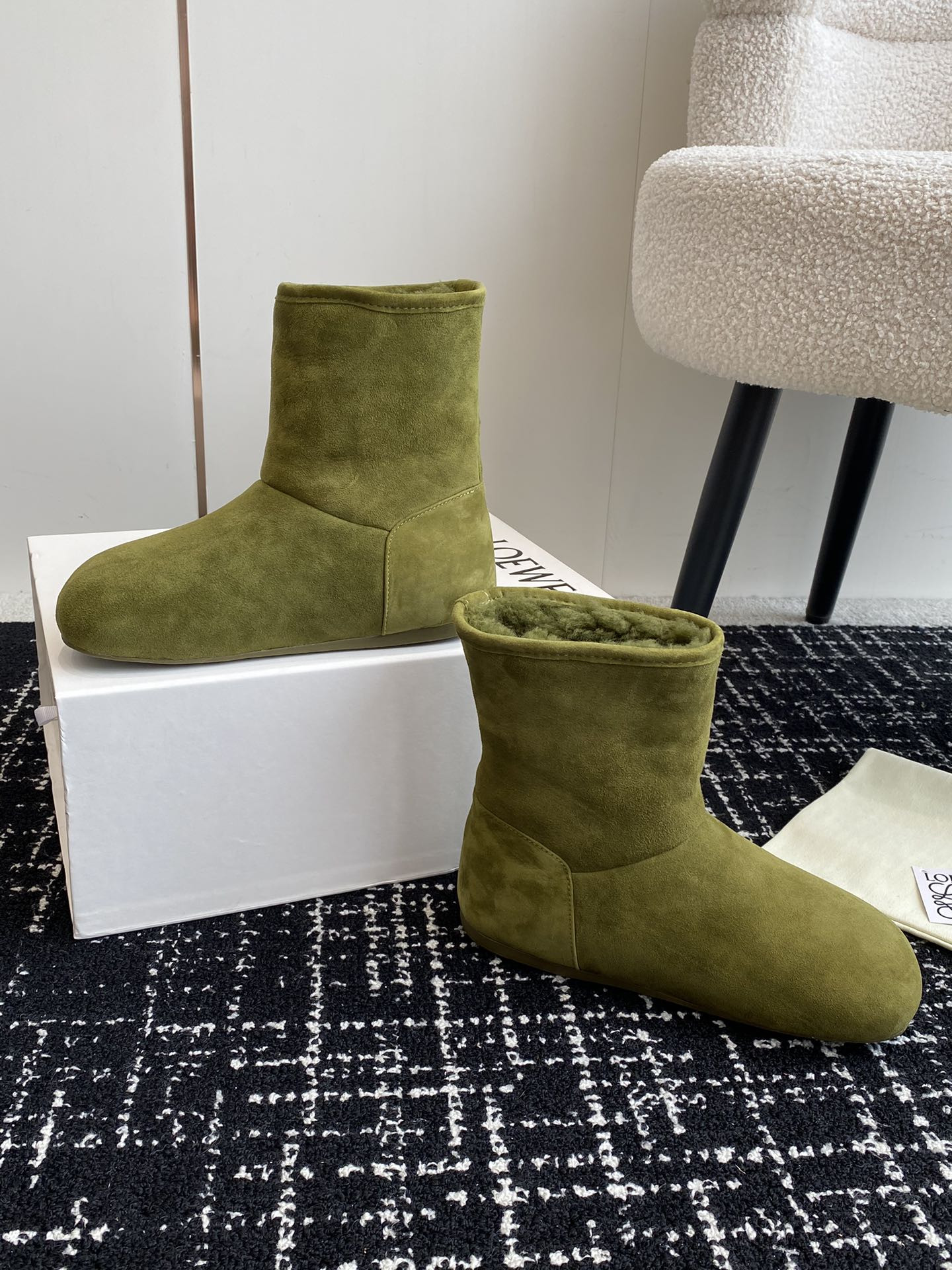 UA L0ew* Boot