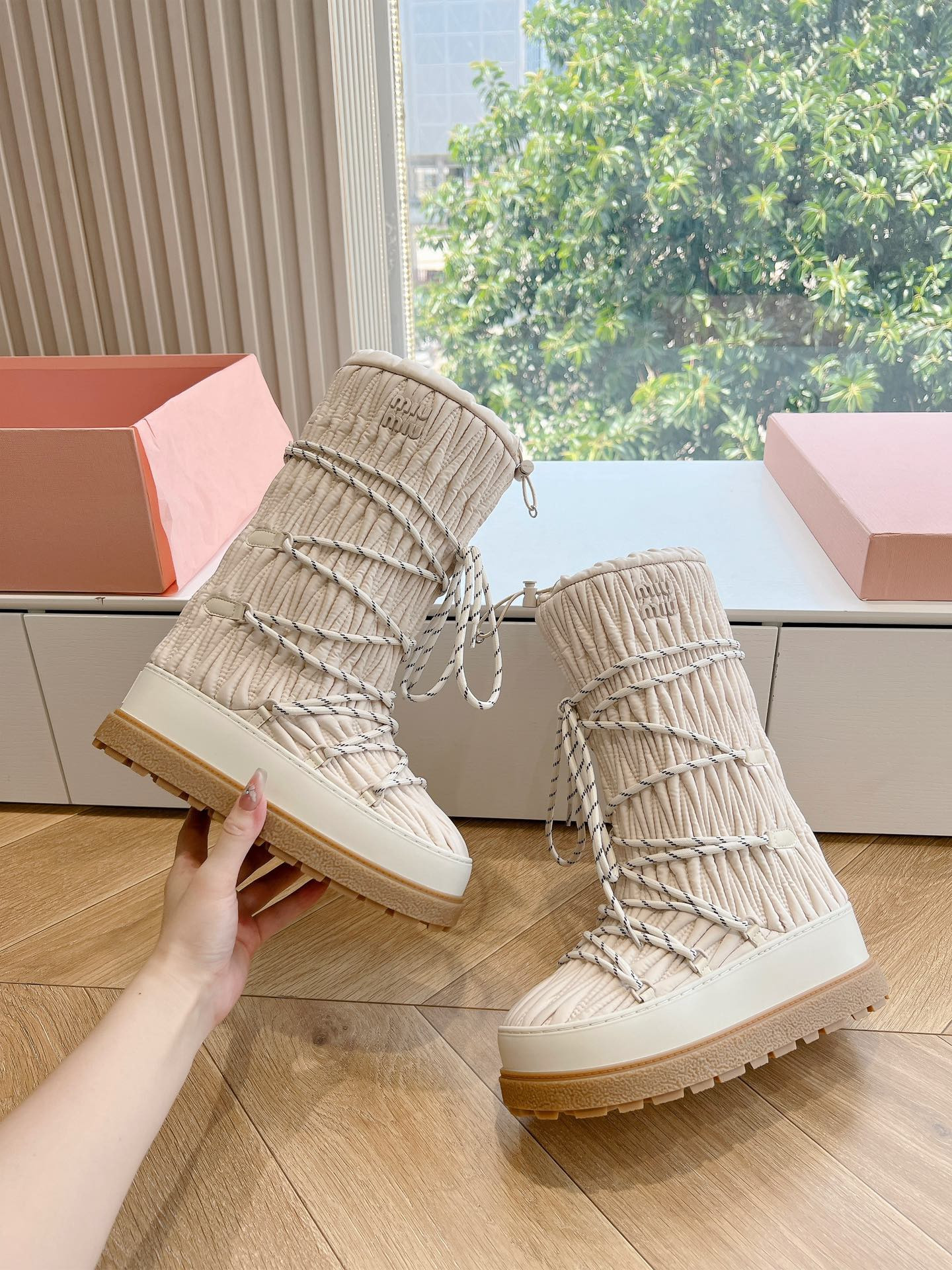 ua M1v M1v boot